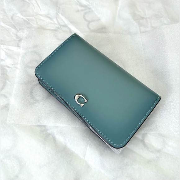 Coach Essential Slim Card Case - Picture 1 of 12